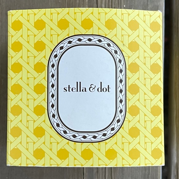 STELLA & DOT Chantilly Lace Cuff Gold Bracelet in Original Box - Picture 4 of 15
